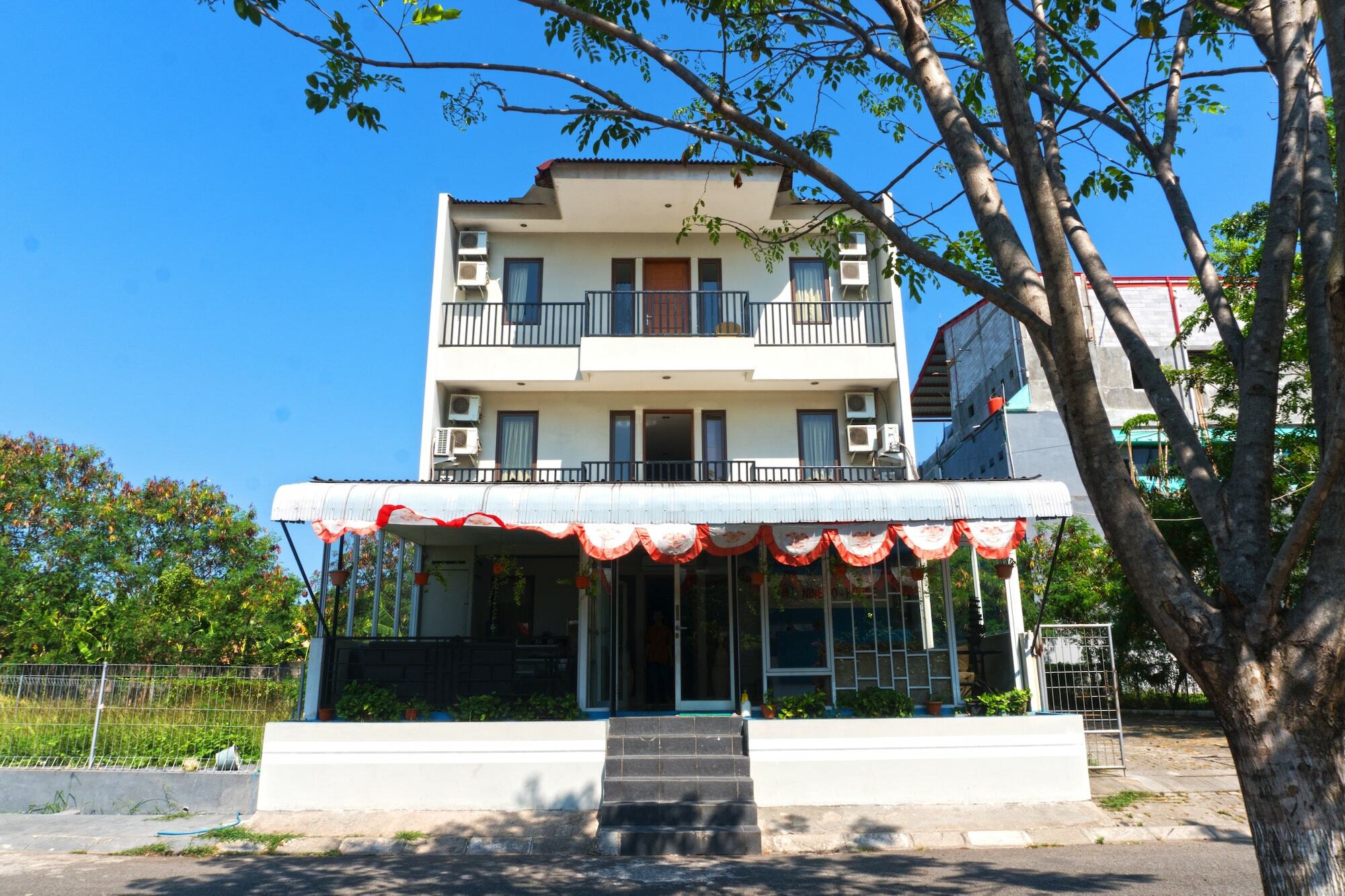 Wisma tamu Nine O House Cikarang
