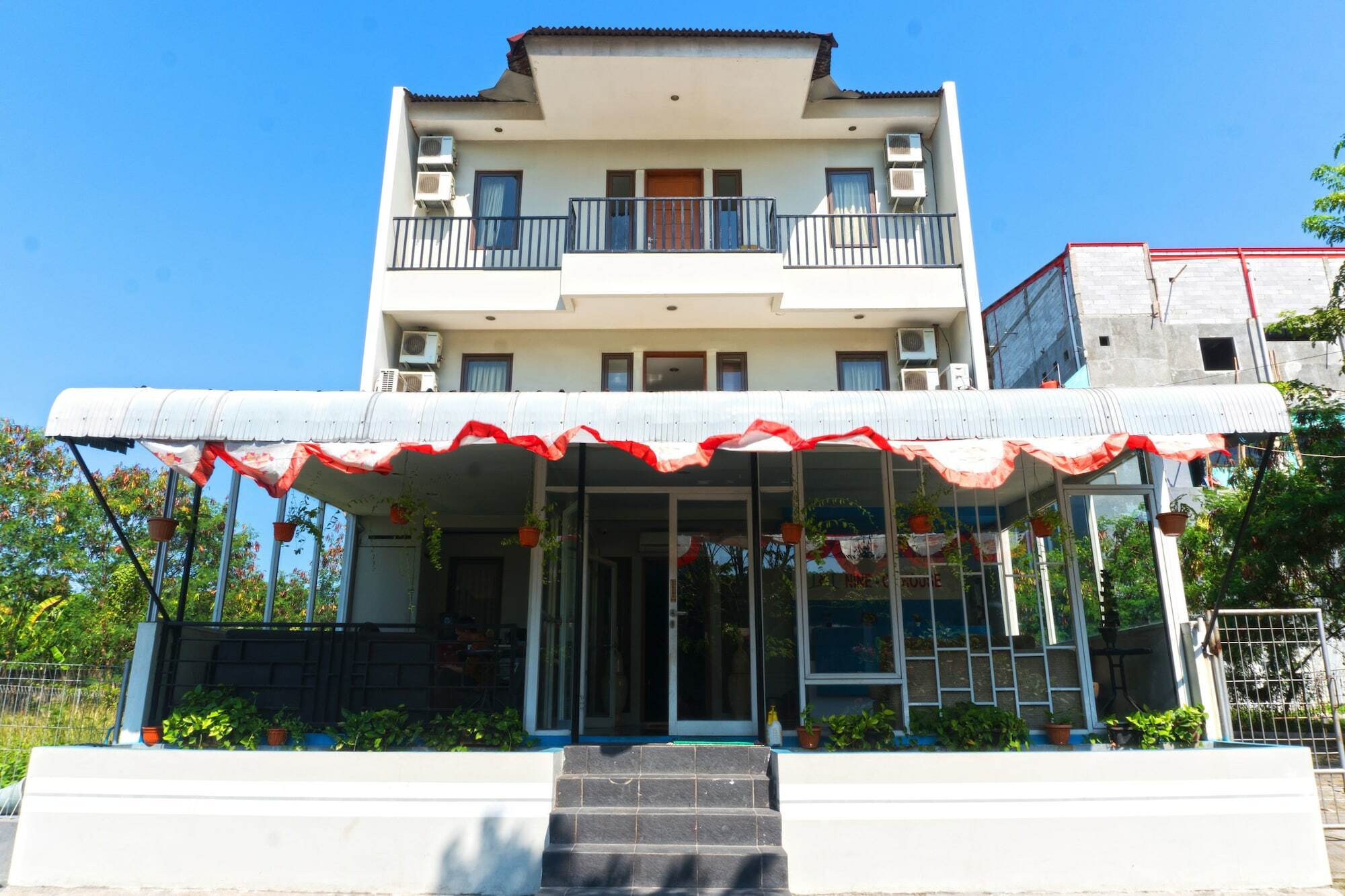 Nine O House Cikarang Wisma tamu